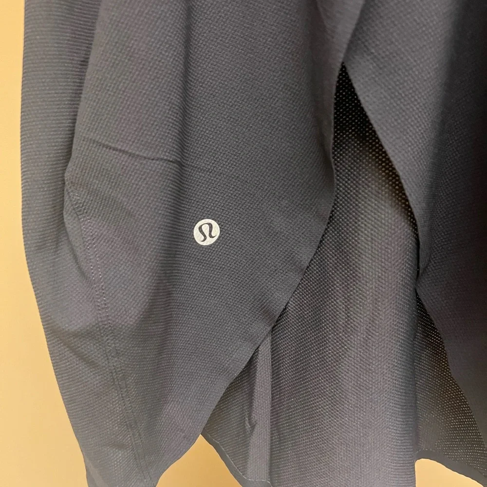 Bundle Lululemon Tanks - Picture 4 of 11
